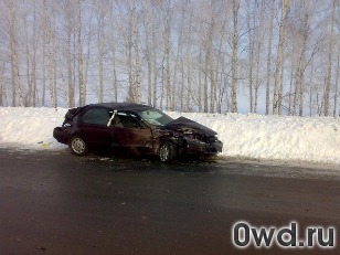 Битый автомобиль Toyota Carina E